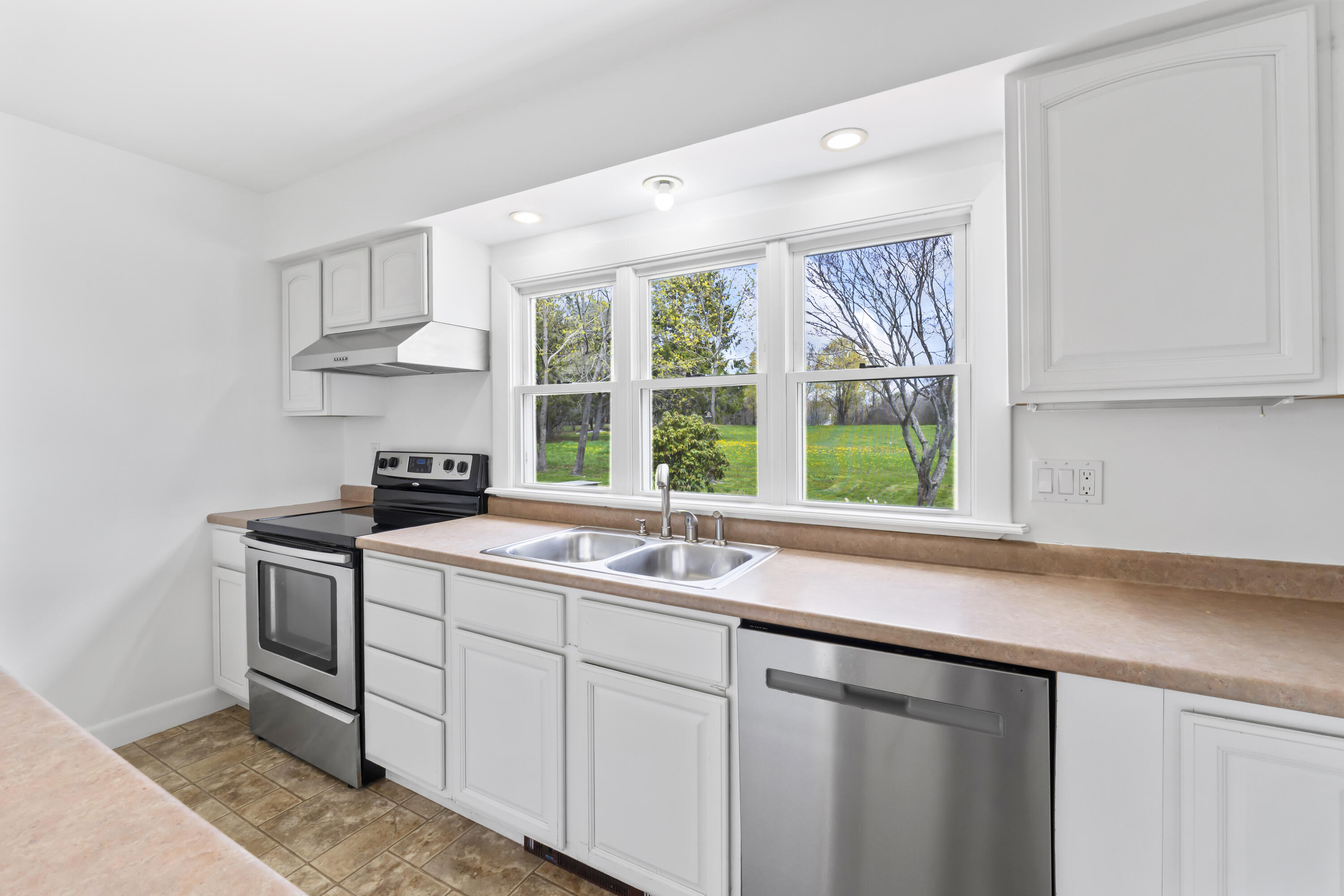 12 Samoset Road Rockland, ME 04841 - Photo 29 of 39 12 Samoset Rd_116