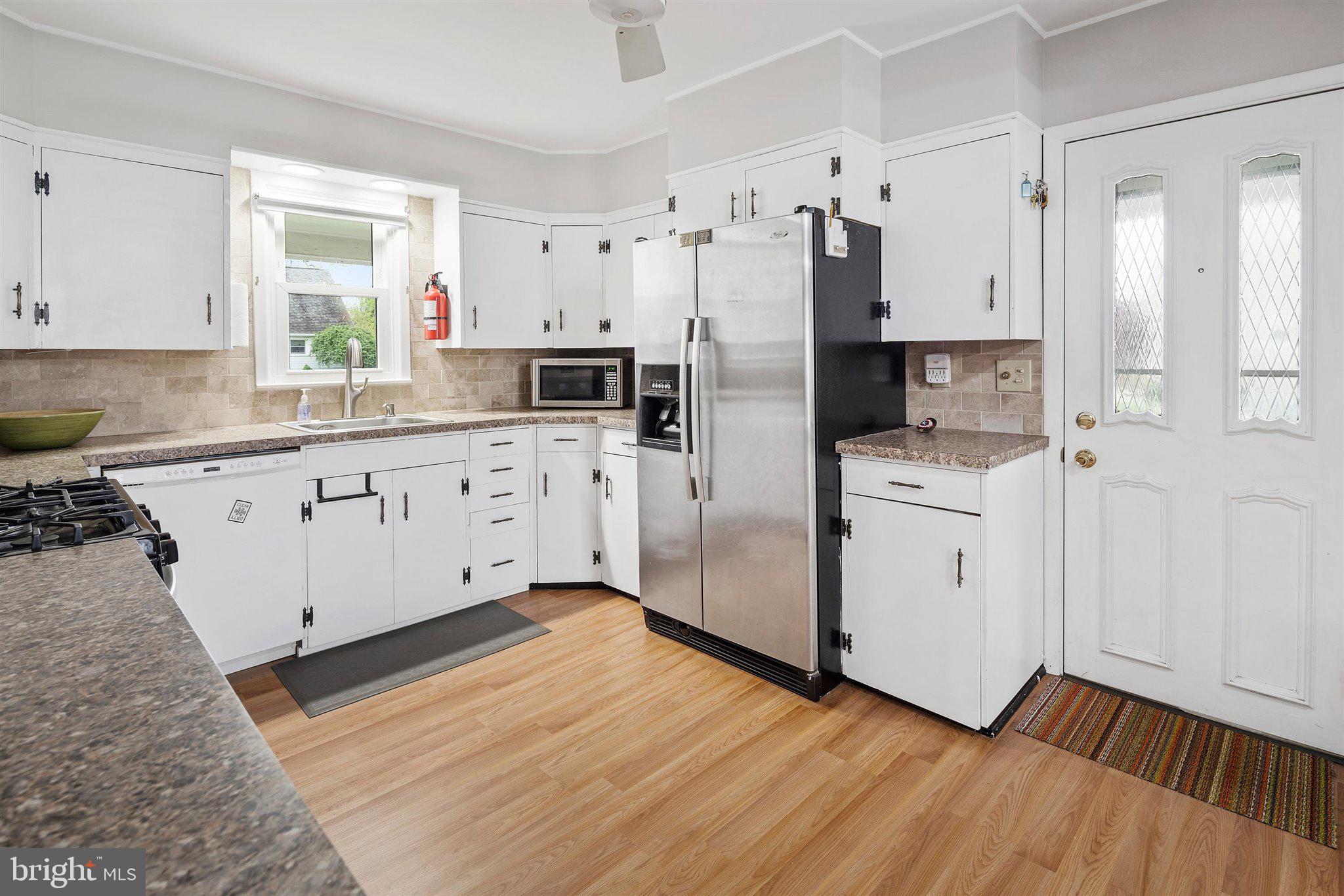 8 Cumberland Road Hamilton, NJ 08690 - Photo 4 of 25