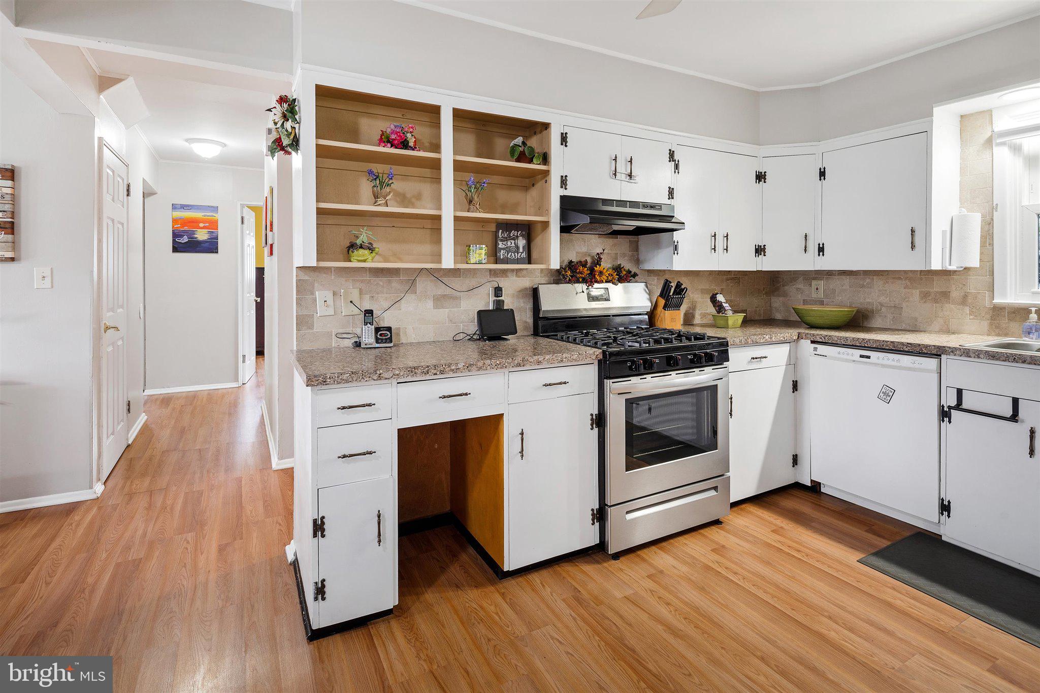8 Cumberland Road Hamilton, NJ 08690 - Photo 5 of 25
