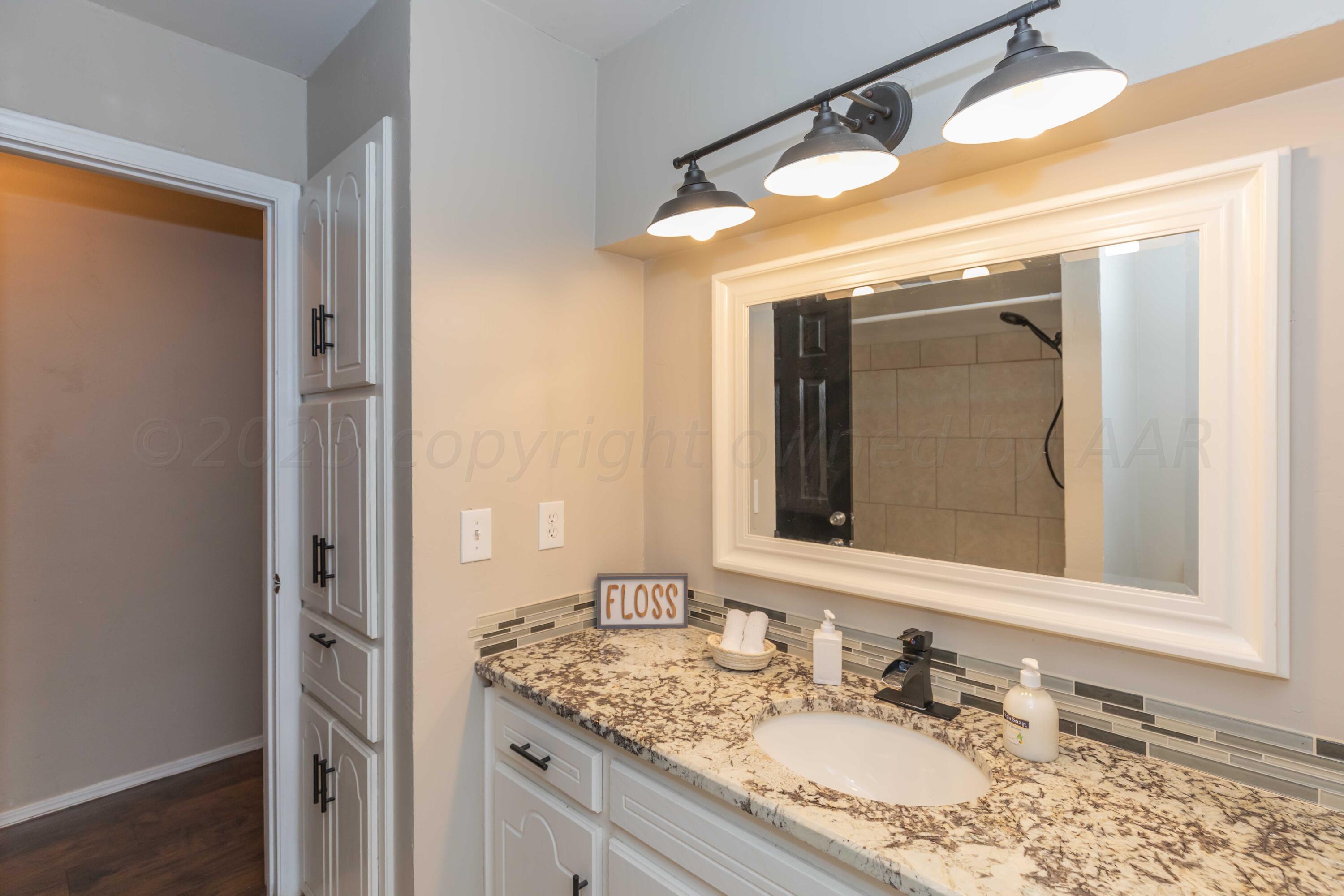 6211 Bayswater Road Amarillo, TX 79109 - Photo 28 of 43 BATHROOM 2 VIEW 3