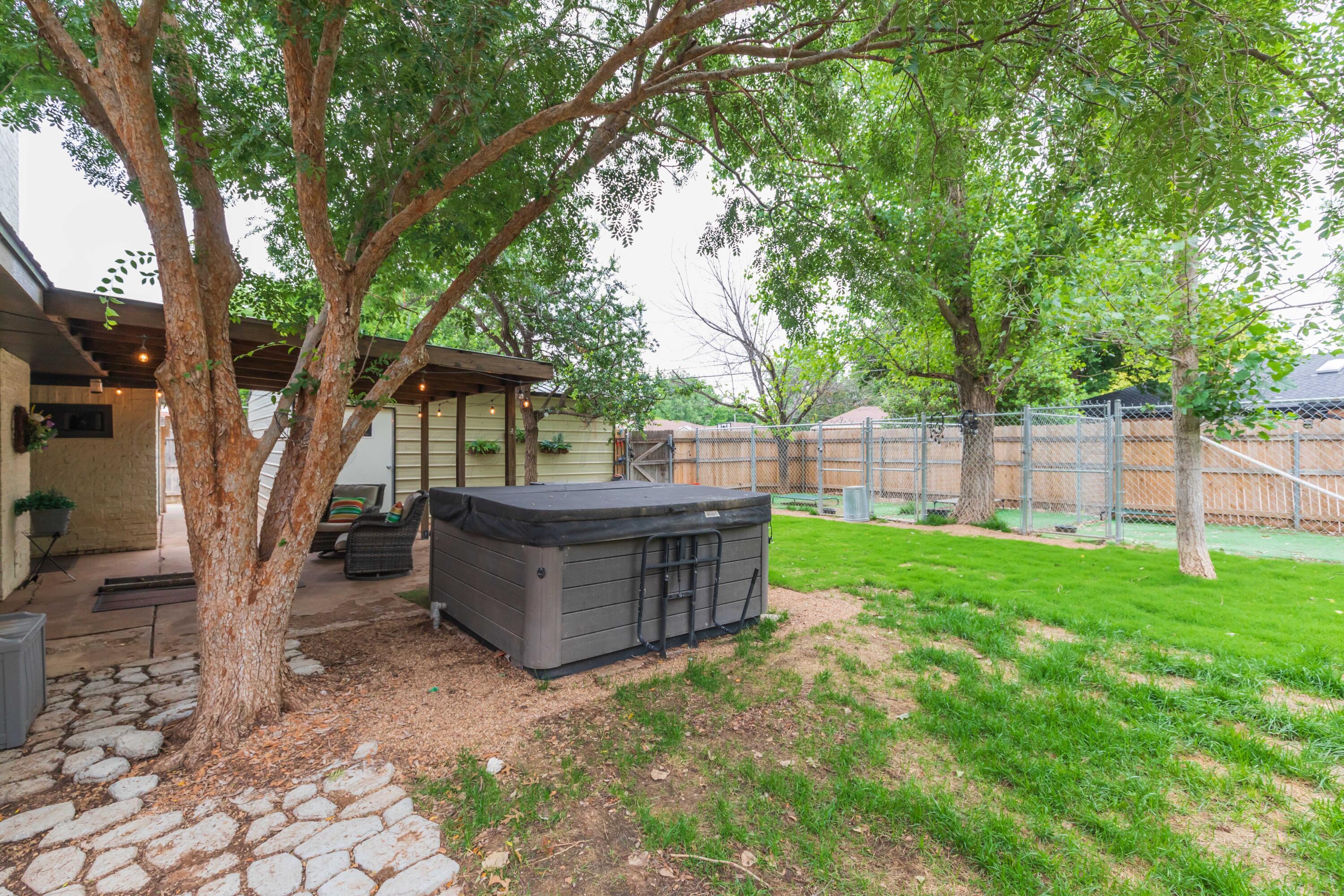6211 Bayswater Road Amarillo, TX 79109 - Photo 40 of 43 BACKYARD VIEW 1