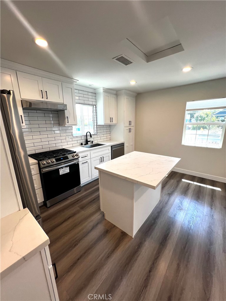 502 East 6th Street Azusa, CA 91702 - Photo 4 of 14