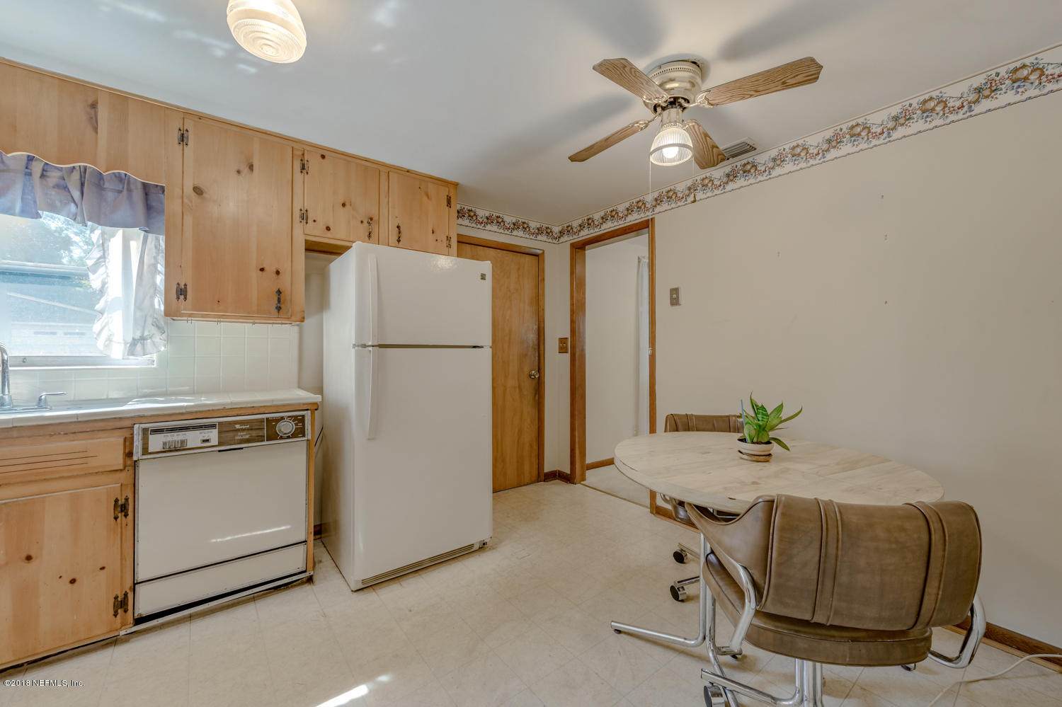 2741 Sunnybrook Road Jacksonville, FL 32216 - Photo 16 of 40 Kitchen with Breakfast Nook