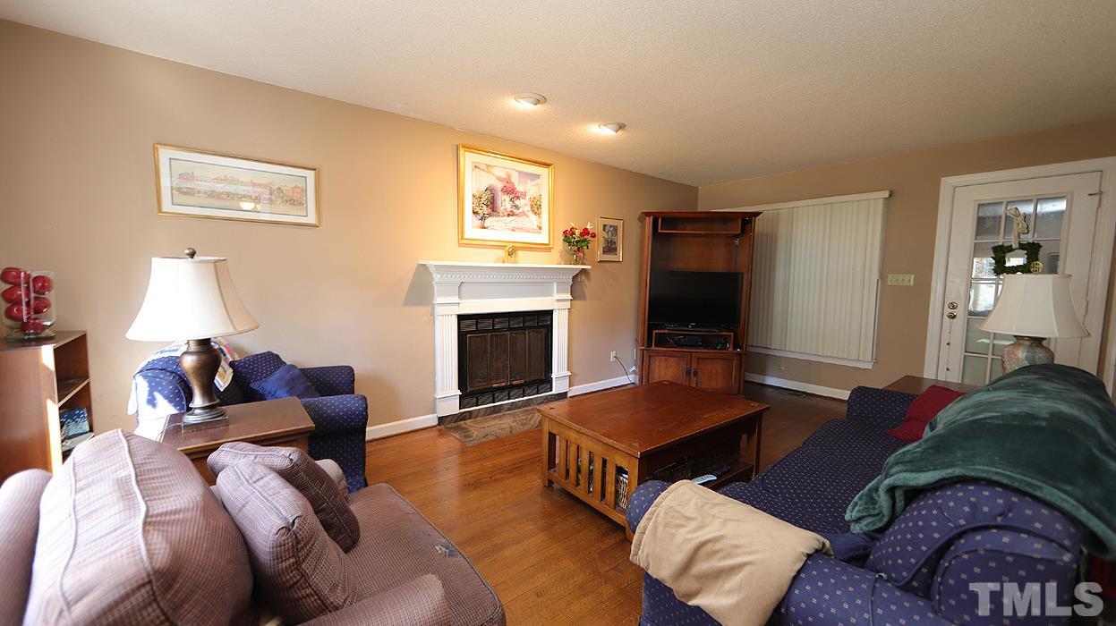 812 Temple Street Raleigh, NC 27609 - Photo 4 of 23 Gallery Image 4