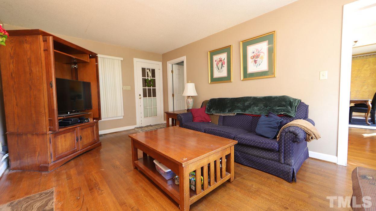 812 Temple Street Raleigh, NC 27609 - Photo 5 of 23 Gallery Image 5
