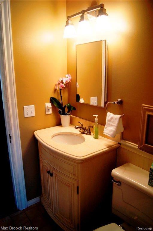 35 Maplefield Road Pleasant Ridge, MI 48069 - Photo 15 of 24 Bathroom