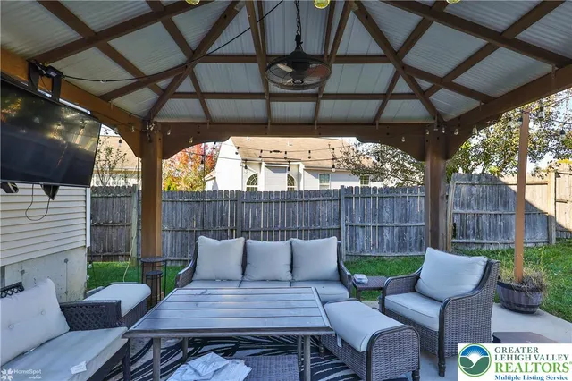 $519,500 | 2421 South Wood Street, Allentown, PA 18103