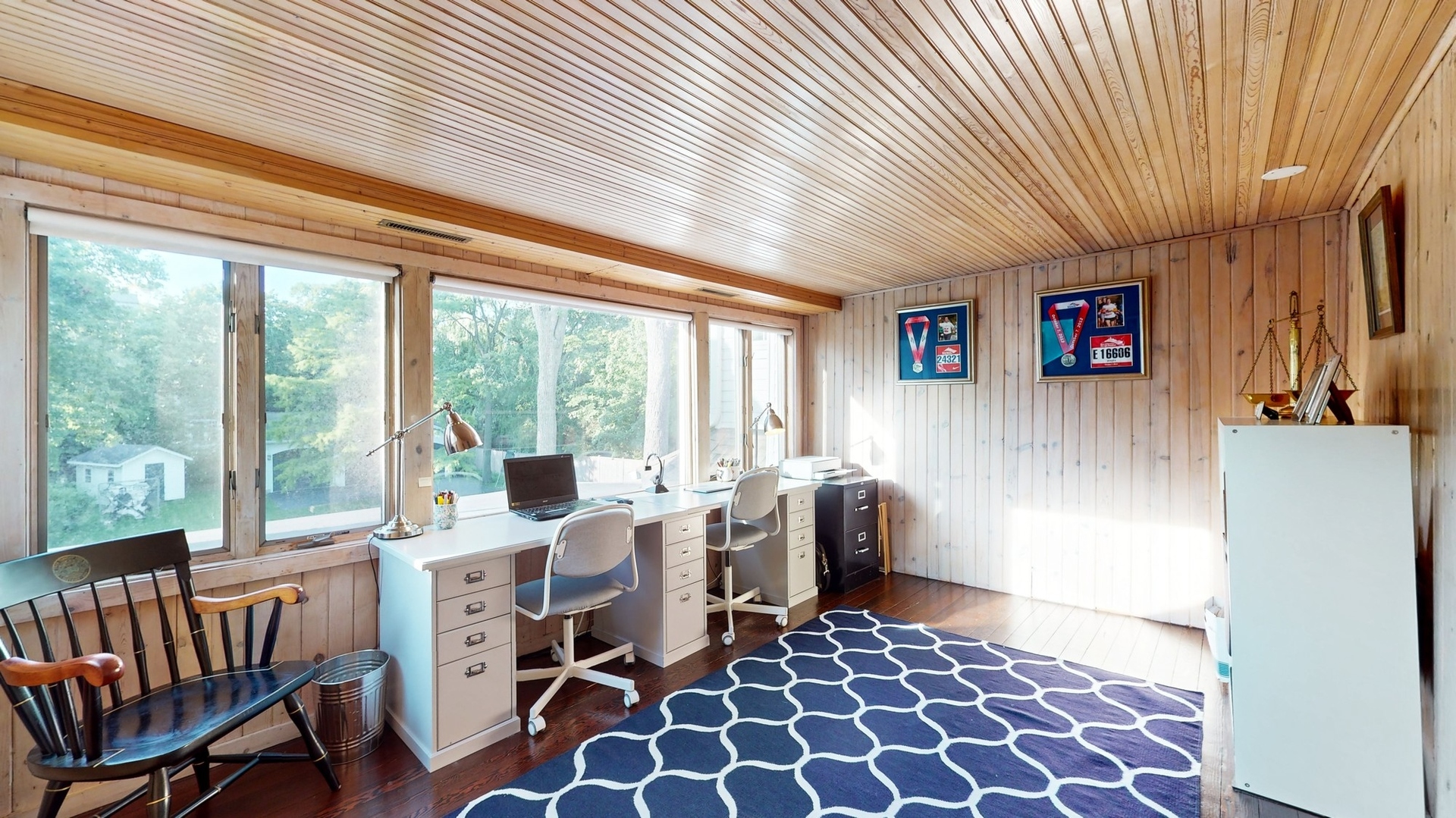 687 Hill Road Winnetka, IL 60093 - Photo 23 of 54 a very nice looking room with a large window