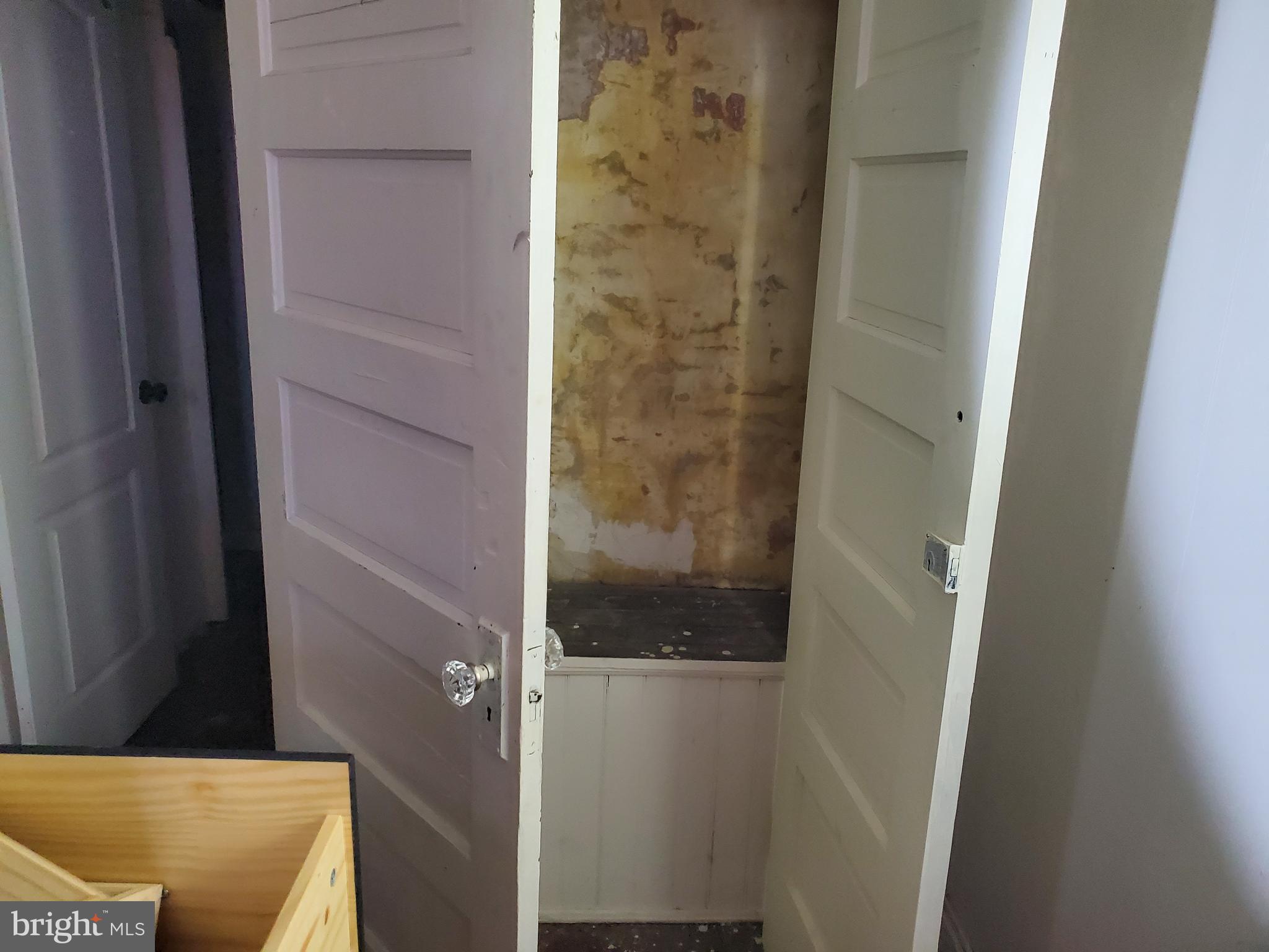 2208 Riggs Avenue Baltimore, MD 21216 - Photo 4 of 20