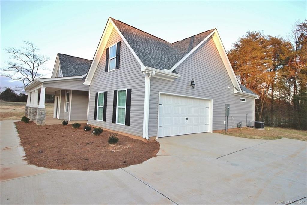 1072 Tom Joye Road Clover, SC 29710 - Photo 3 of 24 Gallery Image 3