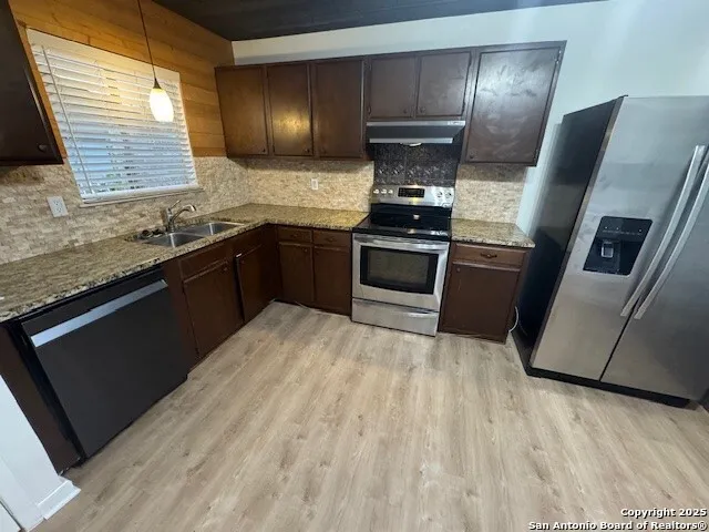 $1,295 | 11902 Las Vegas Street, San Antonio, TX 78233