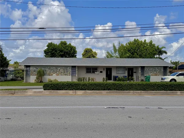 $1,375 | 3632 Southwest 87th Avenue, Miami, FL 33165