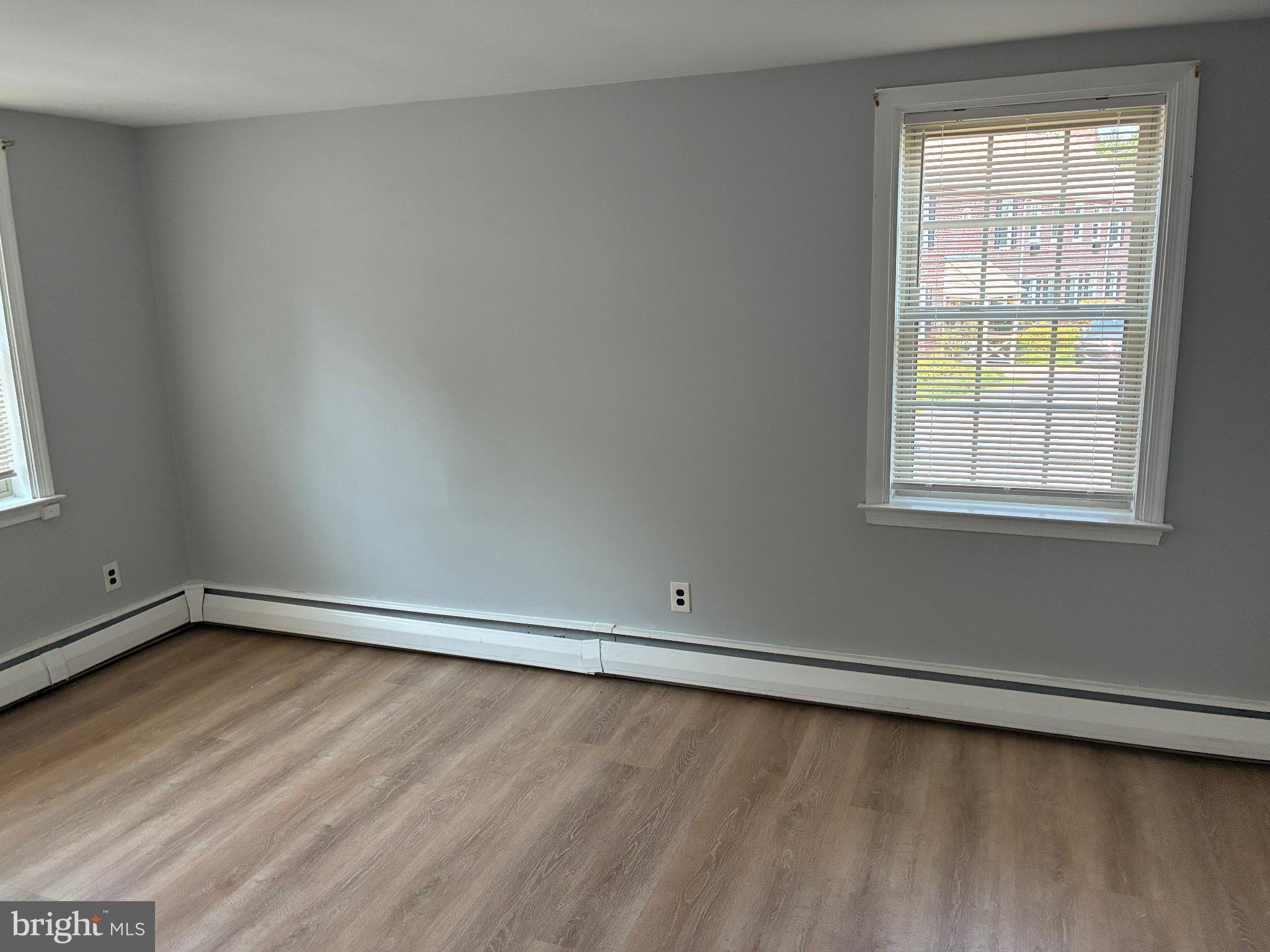 27 Wallingford Avenue, Unit C1 Wallingford, PA 19086 - Photo 6 of 11 Bright and airy blank canvas space.