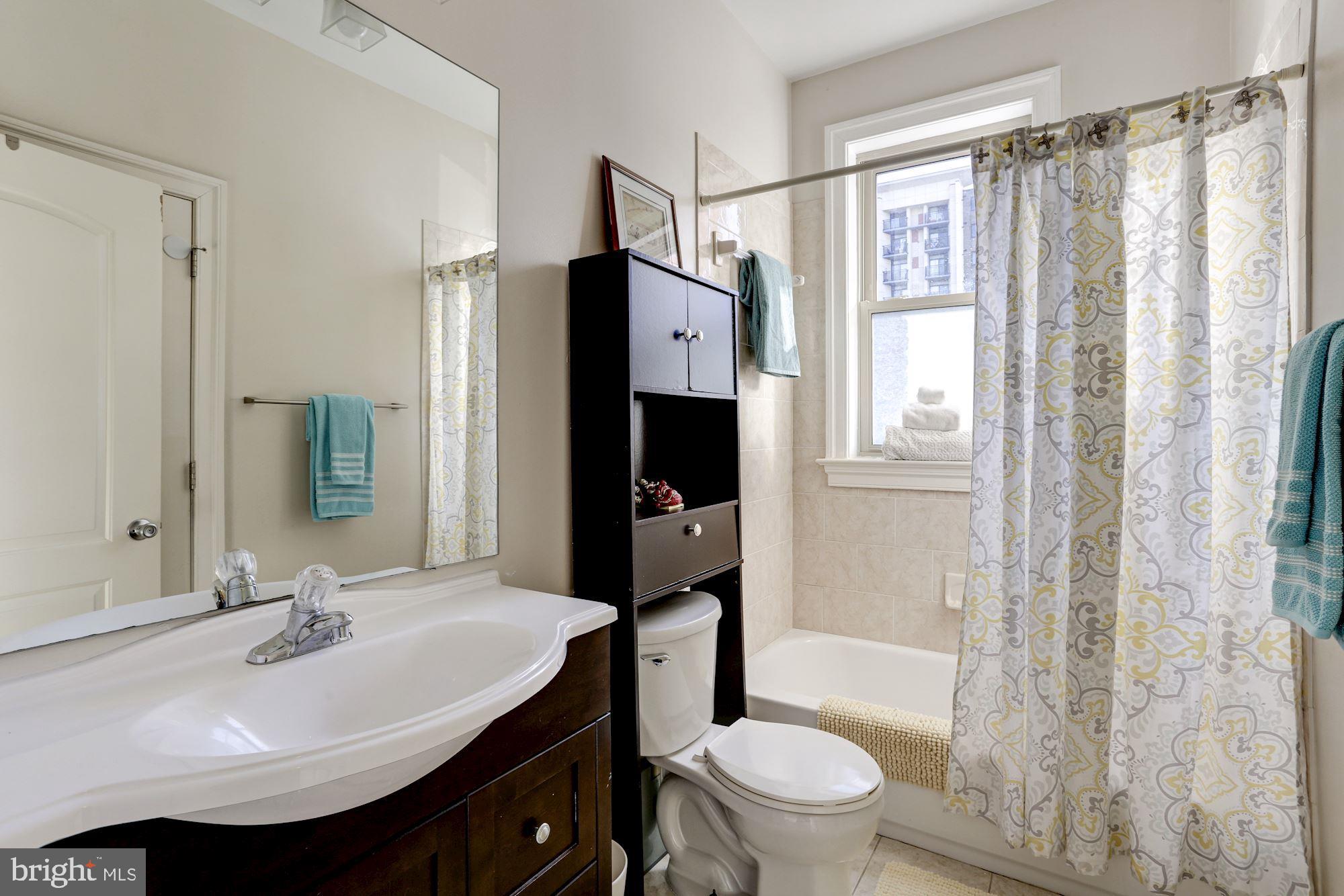 1342 Harvard Street Northwest Washington, DC 20009 - Photo 20 of 48