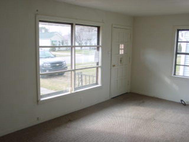 1874 Bauer Road Indianapolis, IN 46218 - Photo 3 of 6 Gallery Image 3