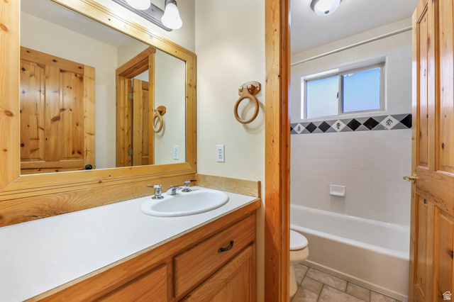 605 North Loafer Canyon Road Elk Ridge, UT 84651 - Photo 18 of 53 Full bathroom on 2nd floor