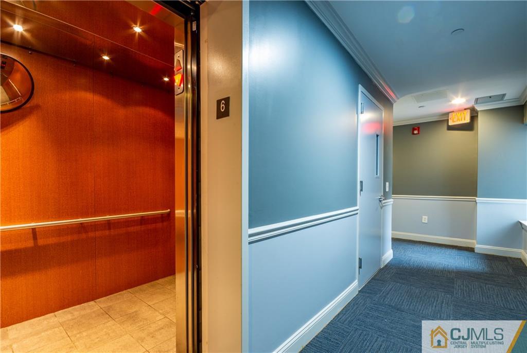 358 Rector Street, Unit 607 Perth Amboy, NJ 08861 - Photo 4 of 25 a view of elevator