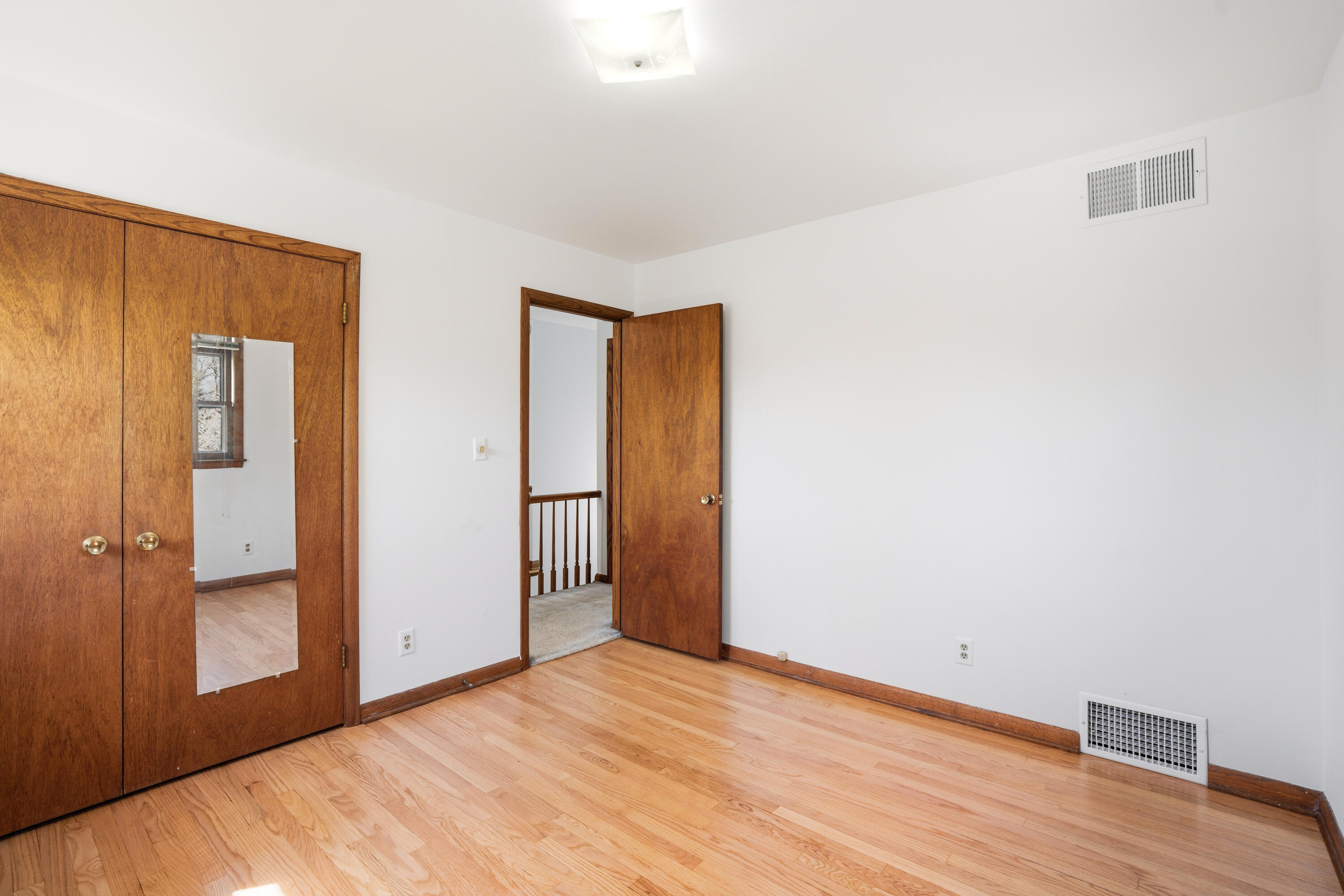 4133 Lexington Avenue Caledonia, WI 53404 - Photo 10 of 42 New Hardwood floor