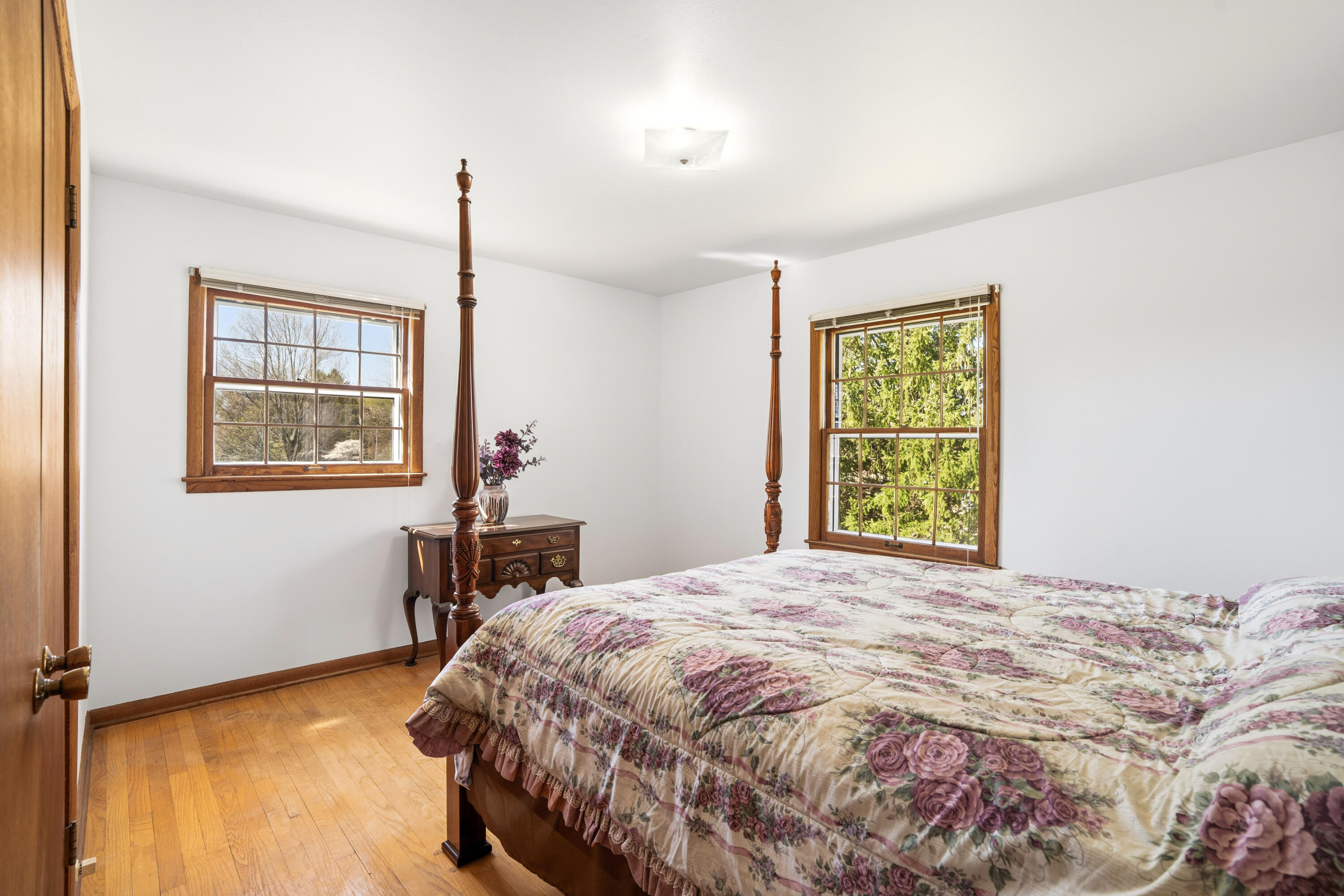 4133 Lexington Avenue Caledonia, WI 53404 - Photo 11 of 42 Southwest Bedroom