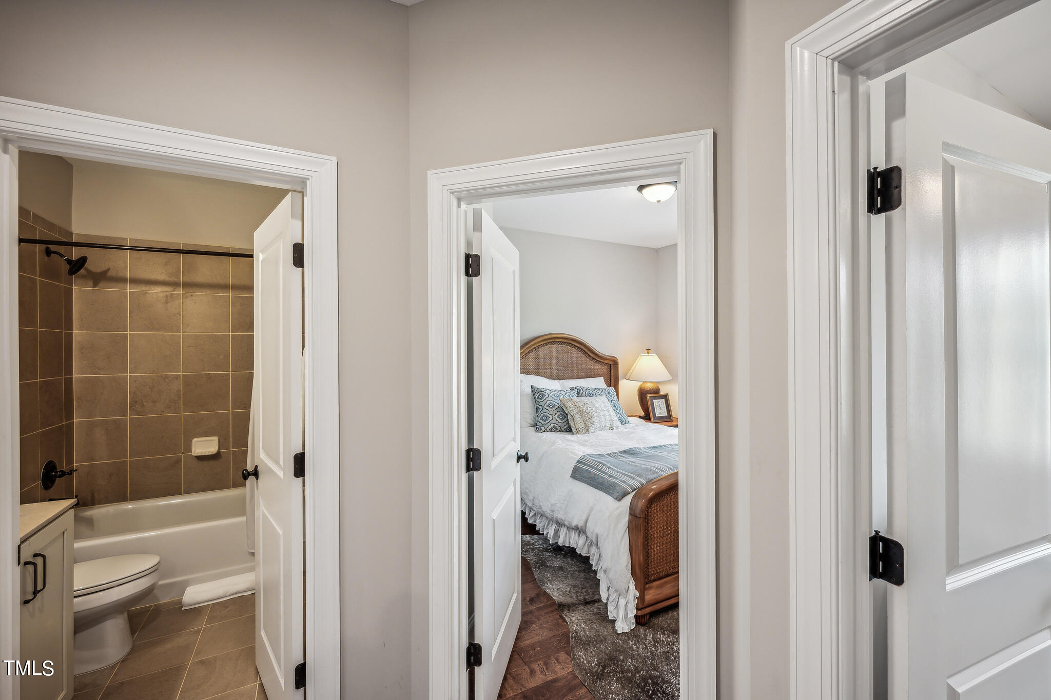 1606 Bowery Drive Raleigh, NC 27607 - Photo 28 of 40 1606_Bowery_Dr_Raleigh_NC_27607_USA-Bath