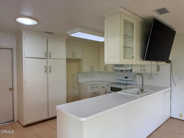 $669,900 | 257 East Garden Green, Port Hueneme, CA 93041