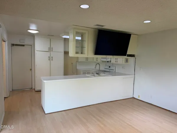 $669,900 | 257 East Garden Green, Port Hueneme, CA 93041