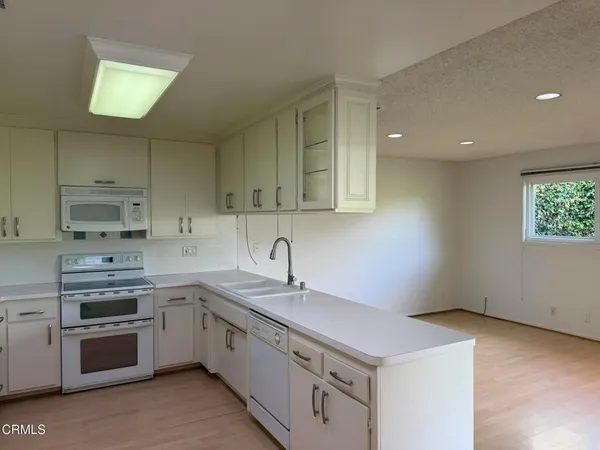 $669,900 | 257 East Garden Green, Port Hueneme, CA 93041