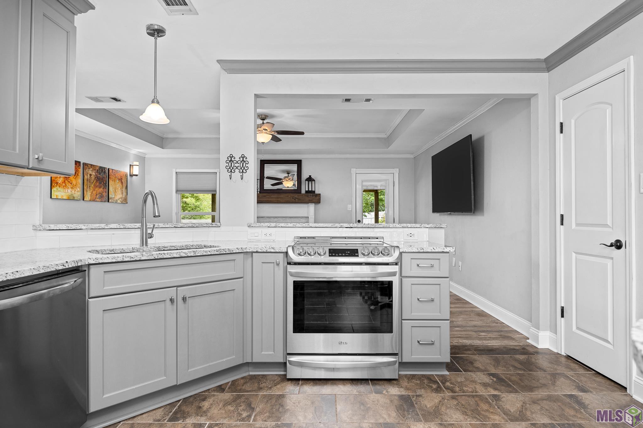 14941 Point Chenier Avenue Baton Rouge, LA 70817 - Photo 10 of 23 Stainless Steel Appliances