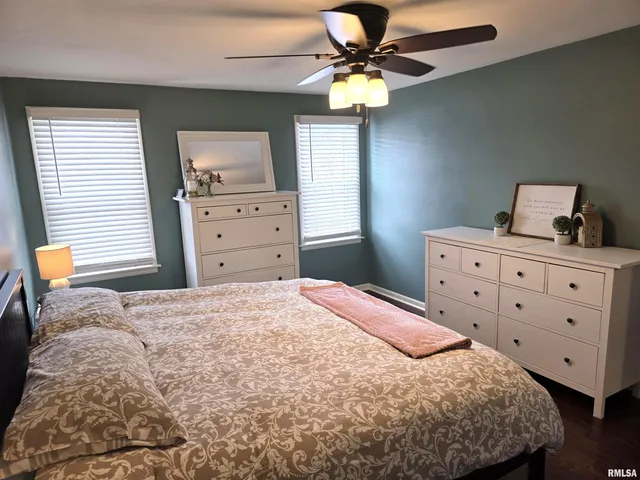 $259,900 | 922 Birchwood Drive, Washington, IL 61571