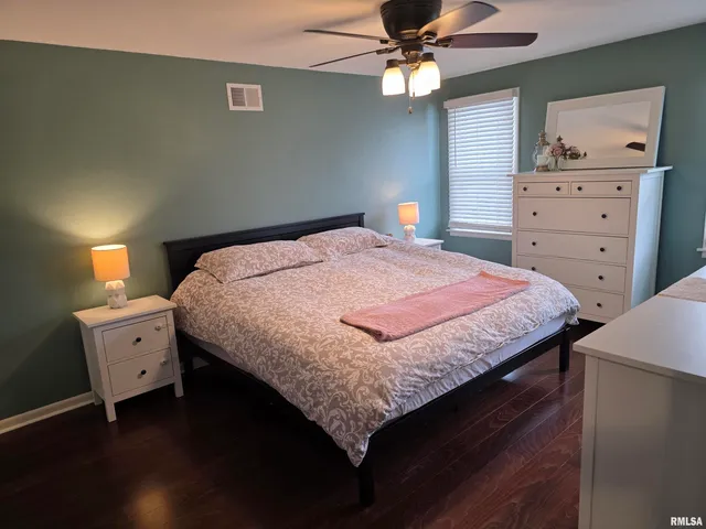 $259,900 | 922 Birchwood Drive, Washington, IL 61571