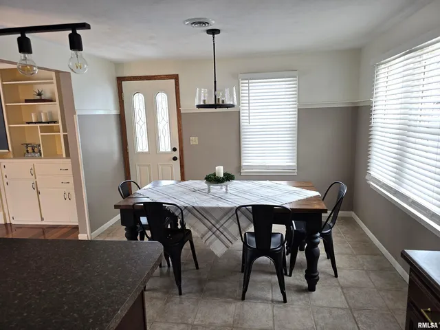 $259,900 | 922 Birchwood Drive, Washington, IL 61571