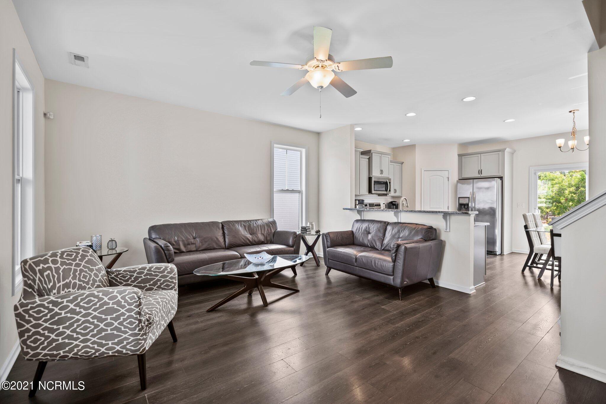 469 Lehigh Road Wilmington, NC 28412 - Photo 3 of 43 26-web-or-mls-DSC07975