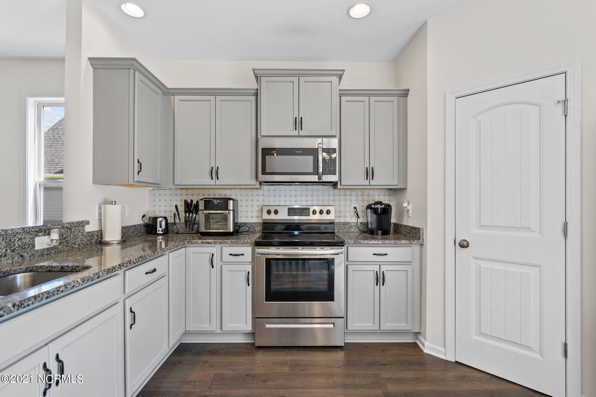 469 Lehigh Road Wilmington, NC 28412 - Photo 10 of 43 28-web-or-mls-DSC08011