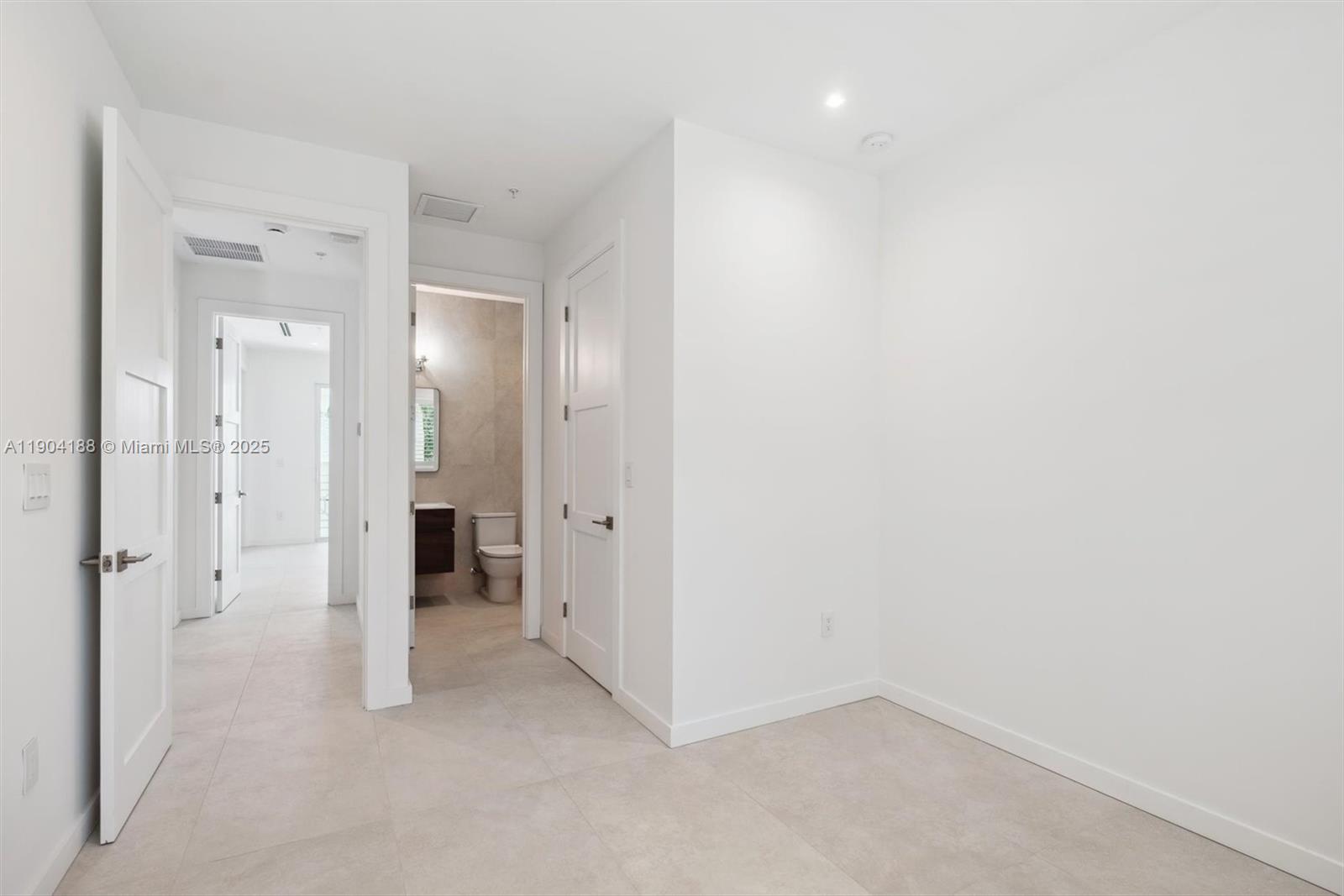 554 North Riverside Drive, Unit B Pompano Beach, FL 33062 - Photo 31 of 48 a view of an empty room