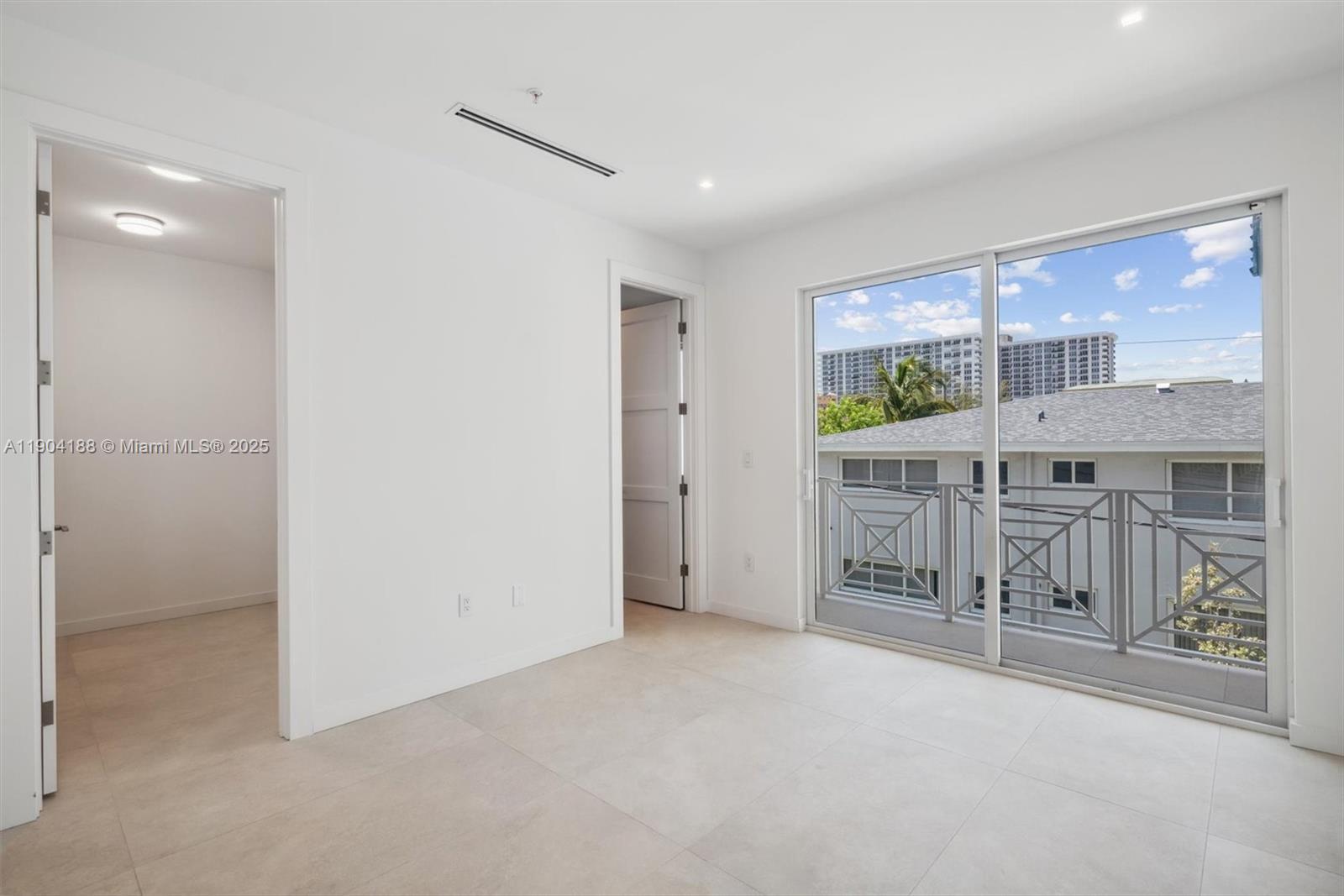 554 North Riverside Drive, Unit B Pompano Beach, FL 33062 - Photo 38 of 48