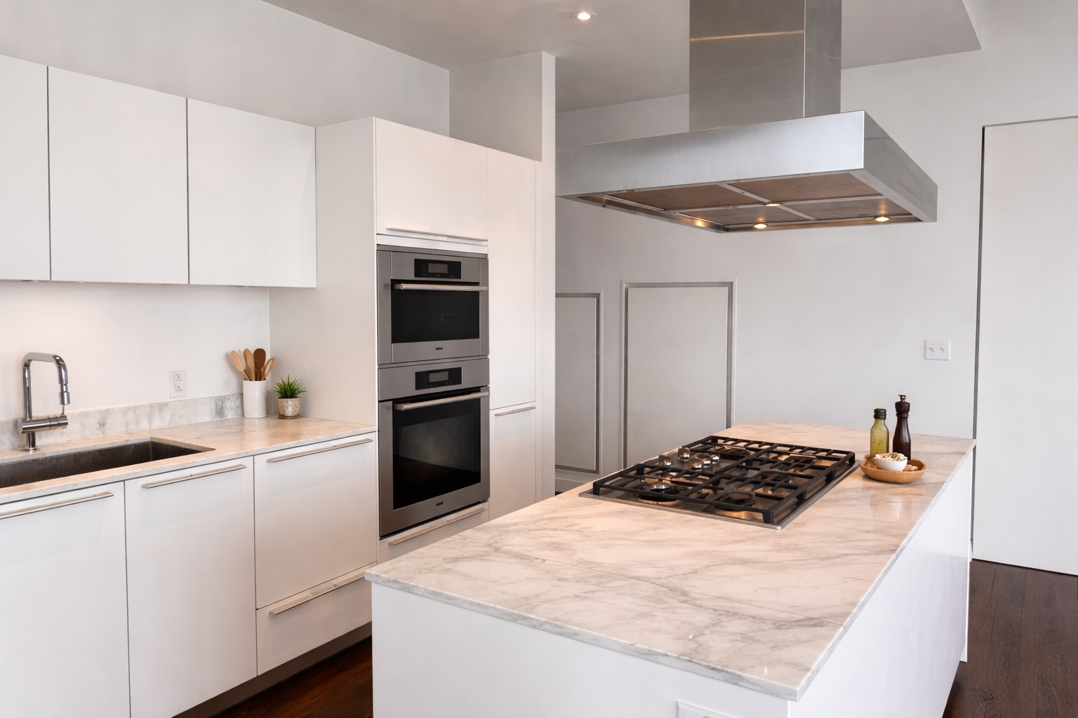 210 Lavaca Street, Unit 2808 Austin, TX 78701 - Photo 7 of 32 a kitchen with a sink stove and refrigerator