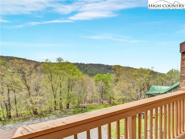 $389,900 | 104 Snow Plow Lane, Unit 2, Beech Mountain, NC 28604