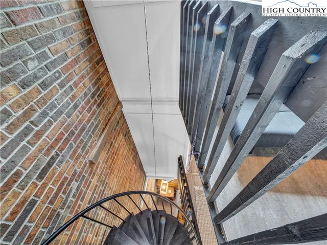 $389,900 | 104 Snow Plow Lane, Unit 2, Beech Mountain, NC 28604