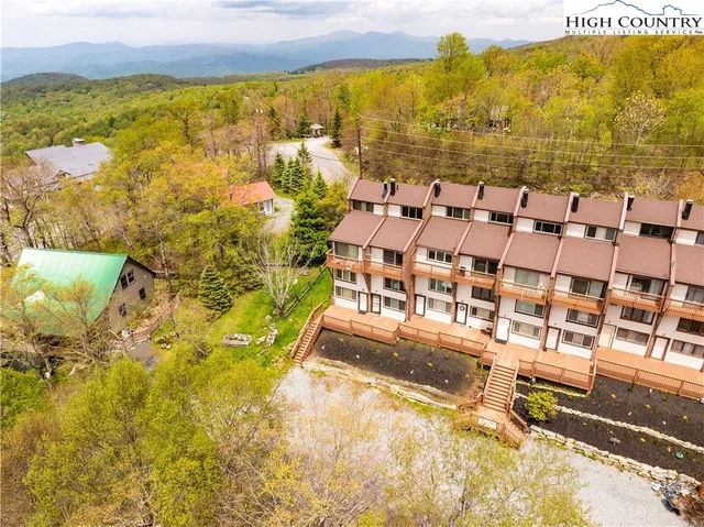 $389,900 | 104 Snow Plow Lane, Unit 2, Beech Mountain, NC 28604