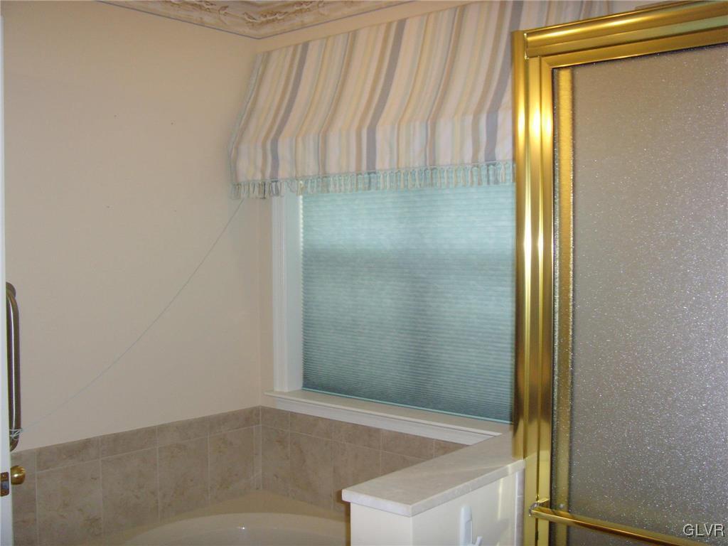 1361 Fox Ridge Easton, PA 18040 - Photo 14 of 25 Gallery Image 14