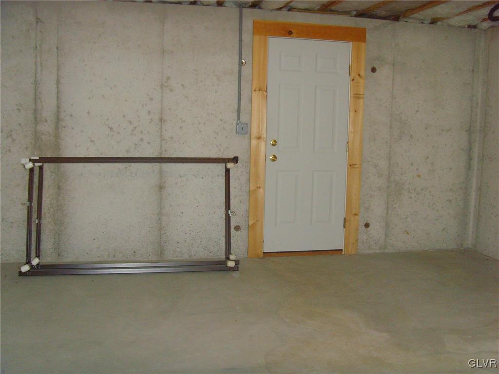 1361 Fox Ridge Easton, PA 18040 - Photo 19 of 25 Gallery Image 19