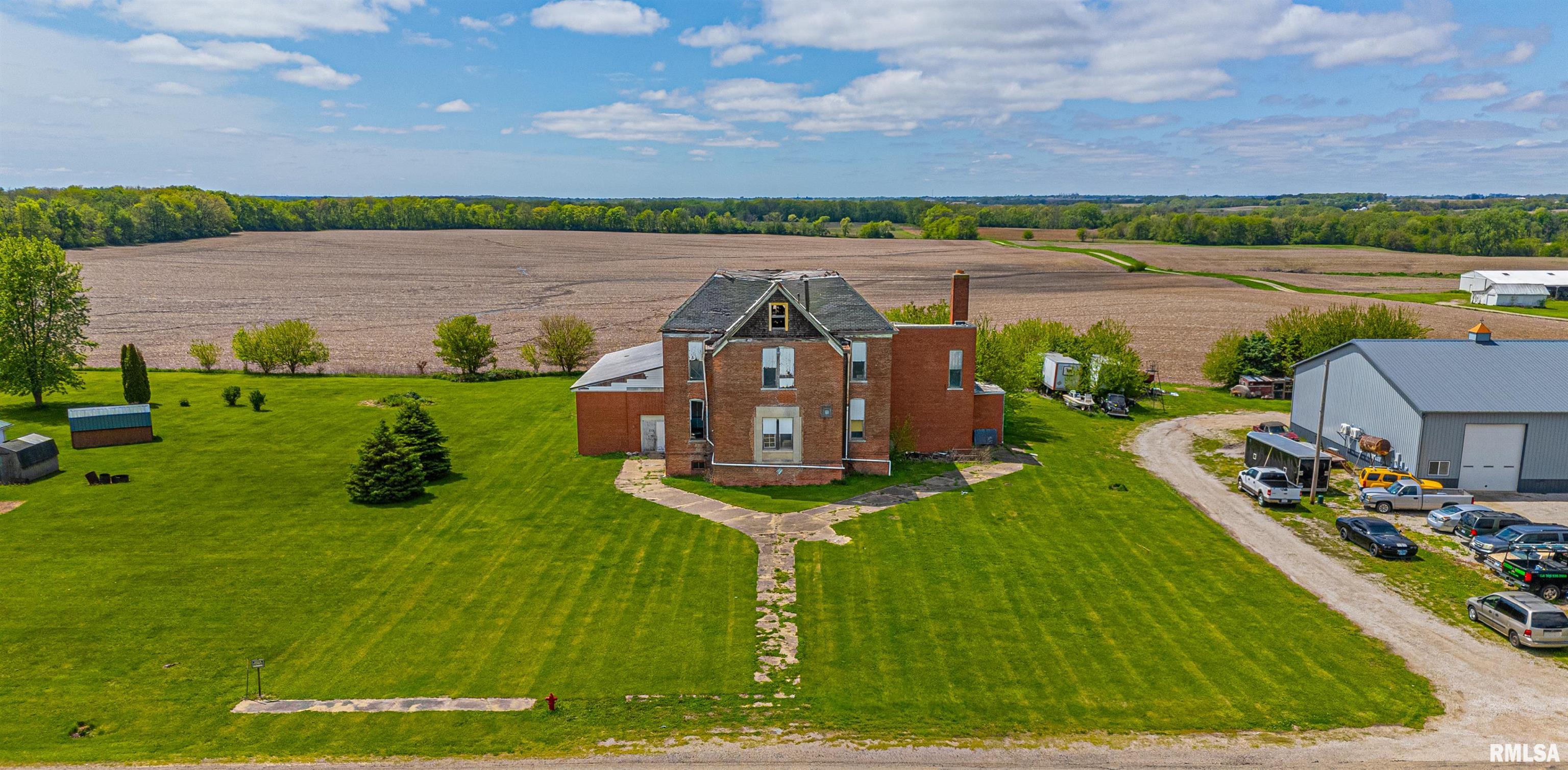 507 School Street Waynesville, IL 61778 - Photo 2 of 10