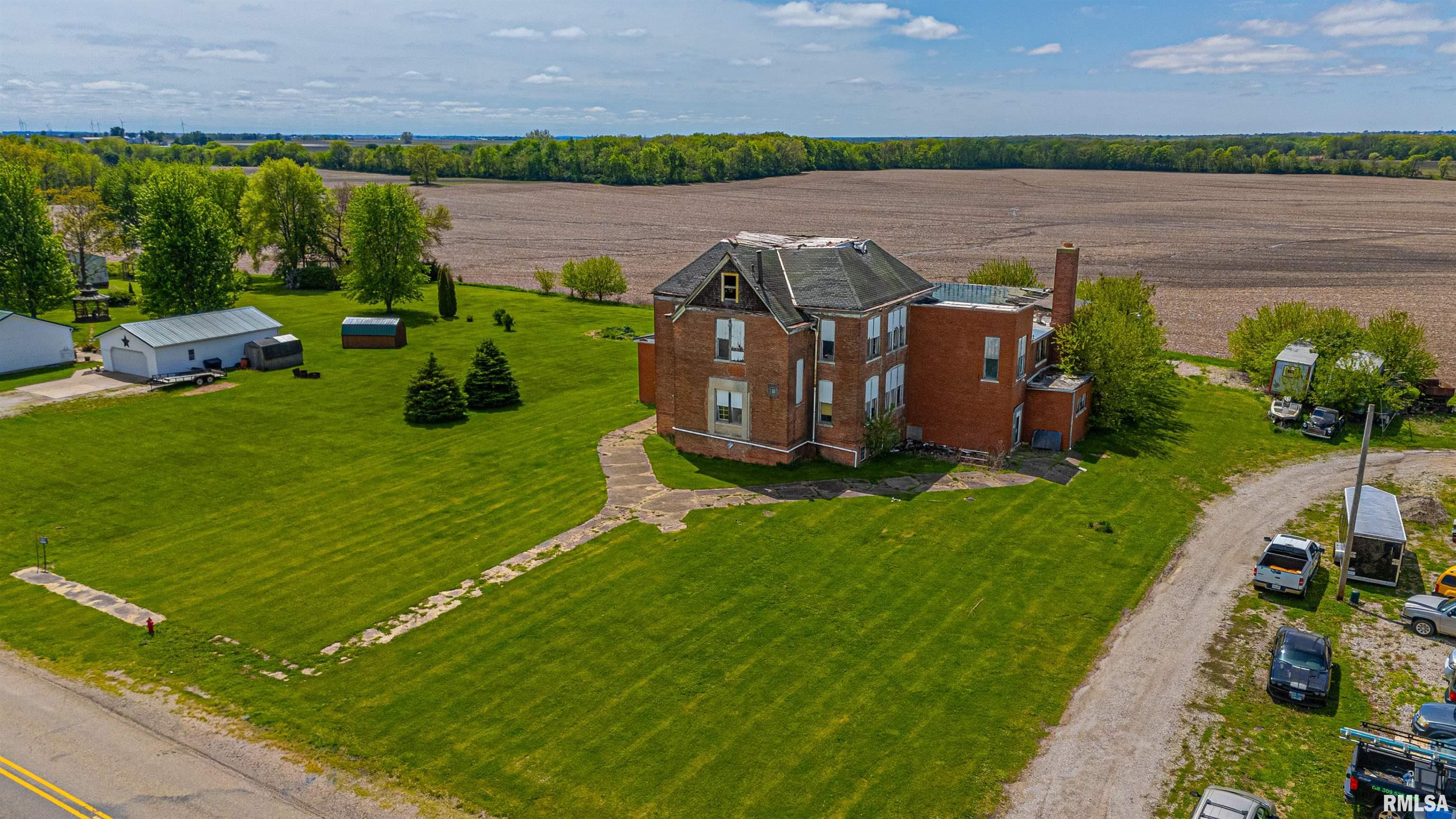 507 School Street Waynesville, IL 61778 - Photo 3 of 10