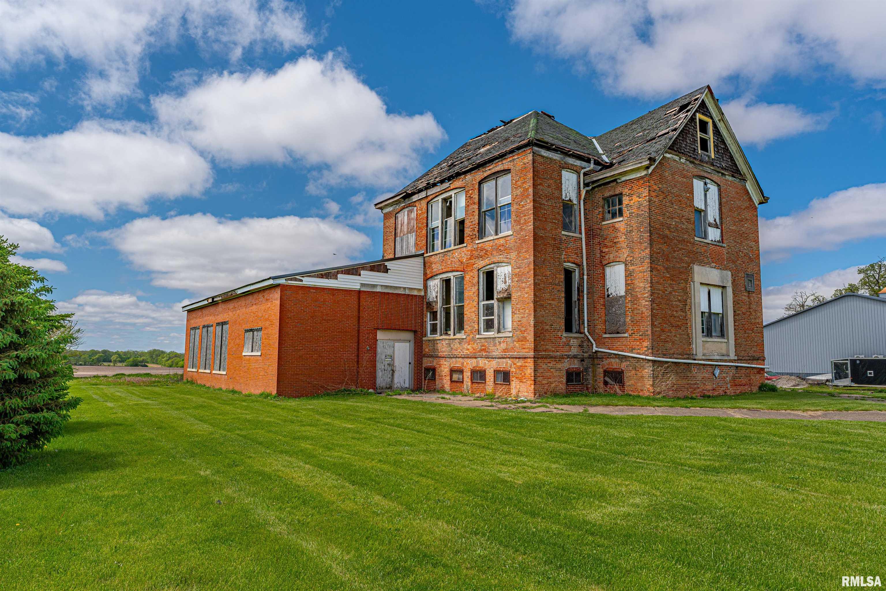 507 School Street Waynesville, IL 61778 - Photo 6 of 10