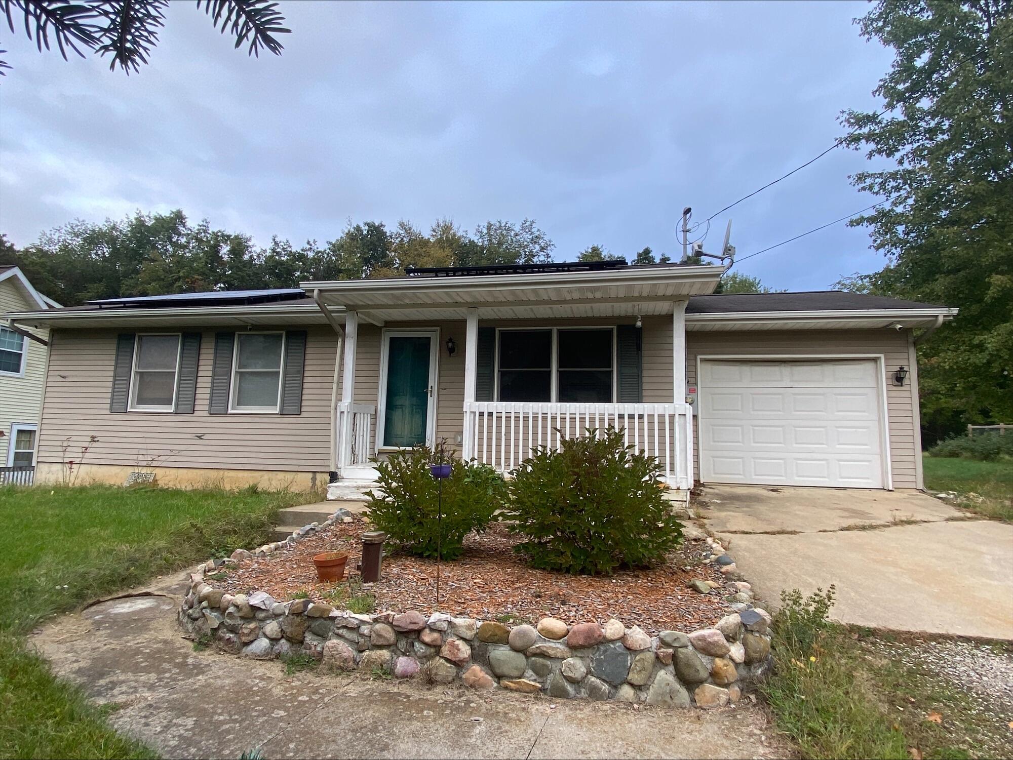 11670 Baker Road Jerome, MI 49249 - Photo 6 of 31 front