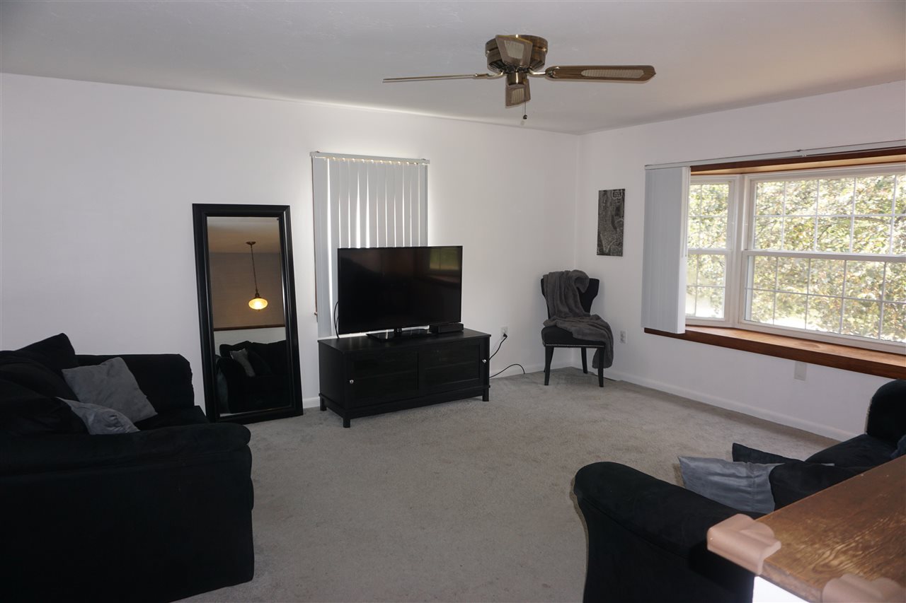 390 Main Dunstable Road Nashua, NH 03062 - Photo 7 of 35
