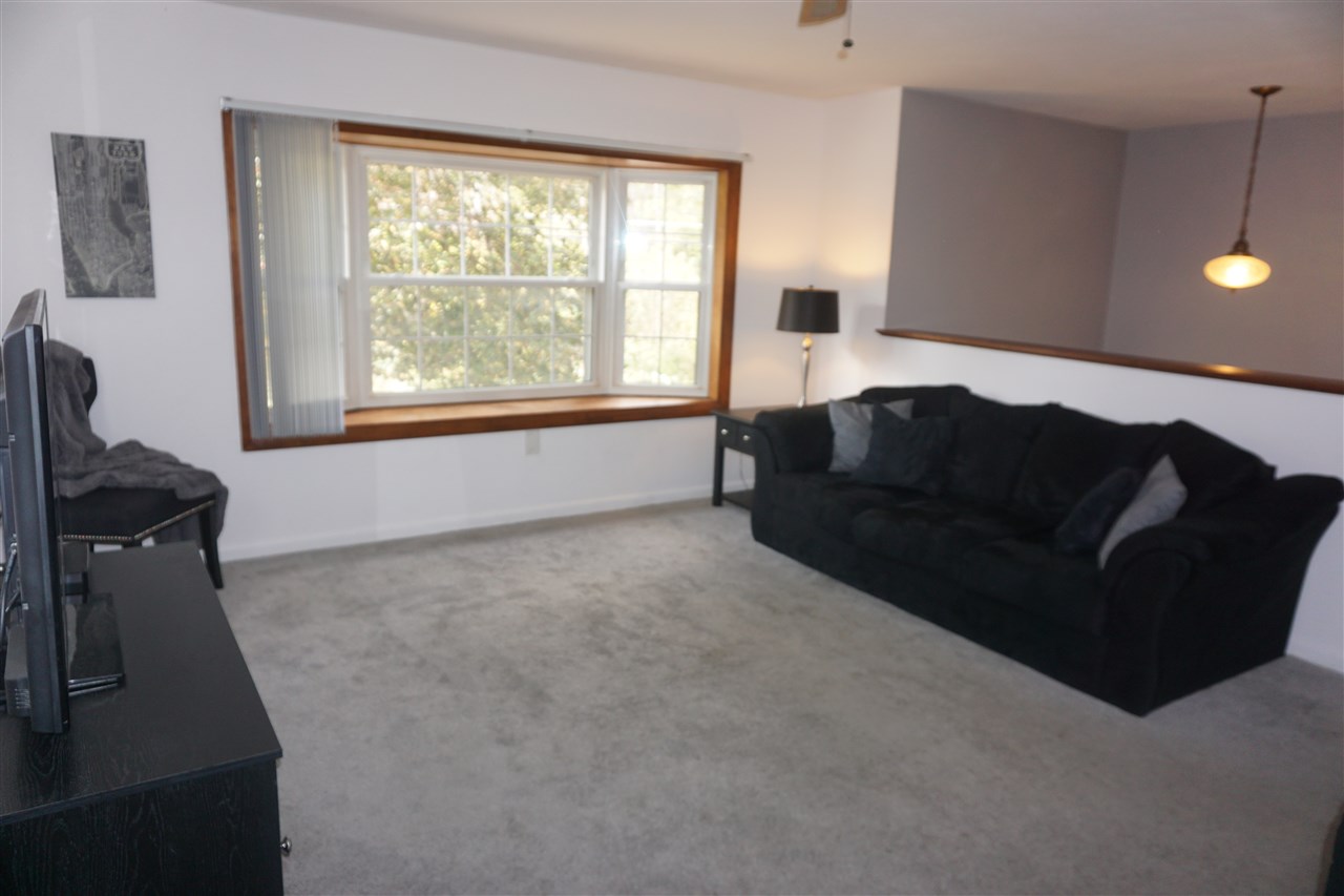 390 Main Dunstable Road Nashua, NH 03062 - Photo 8 of 35