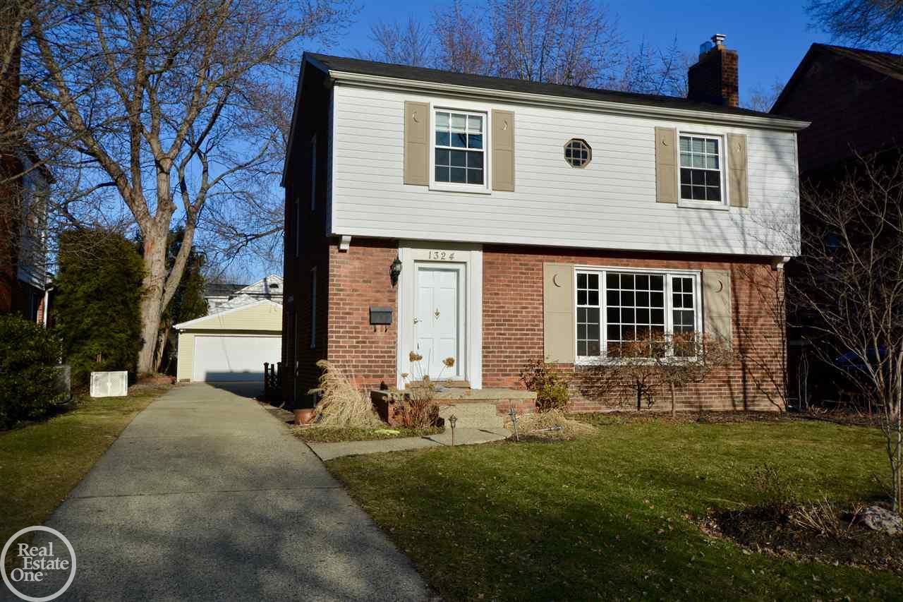 1324 Audubon Road Grosse Pointe, MI 48230 - Photo 2 of 24 31339245-1.JPG