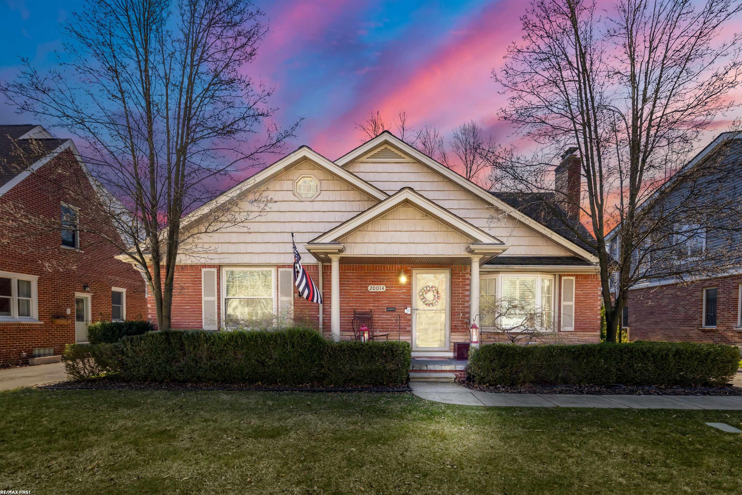 20014 Holiday Road Grosse Pointe, MI 48236 - Photo 1 of 56 50171849-98d2c1c3-70cd-43ba-b469-037043ce390a.JPG