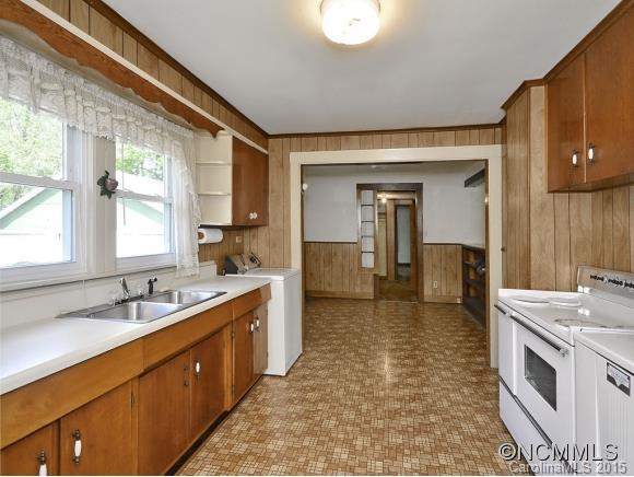 6261 Old Clyde Road Canton, NC 28716 - Photo 8 of 12